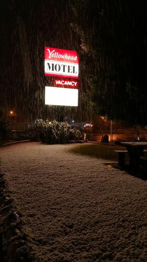 Yellowhead Motel Valemount Bagian luar foto